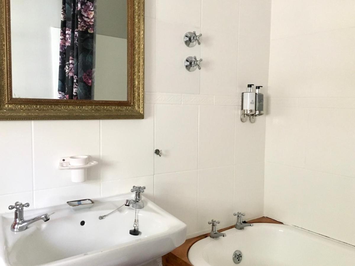 John Montagu Accommodation Екстер'єр фото